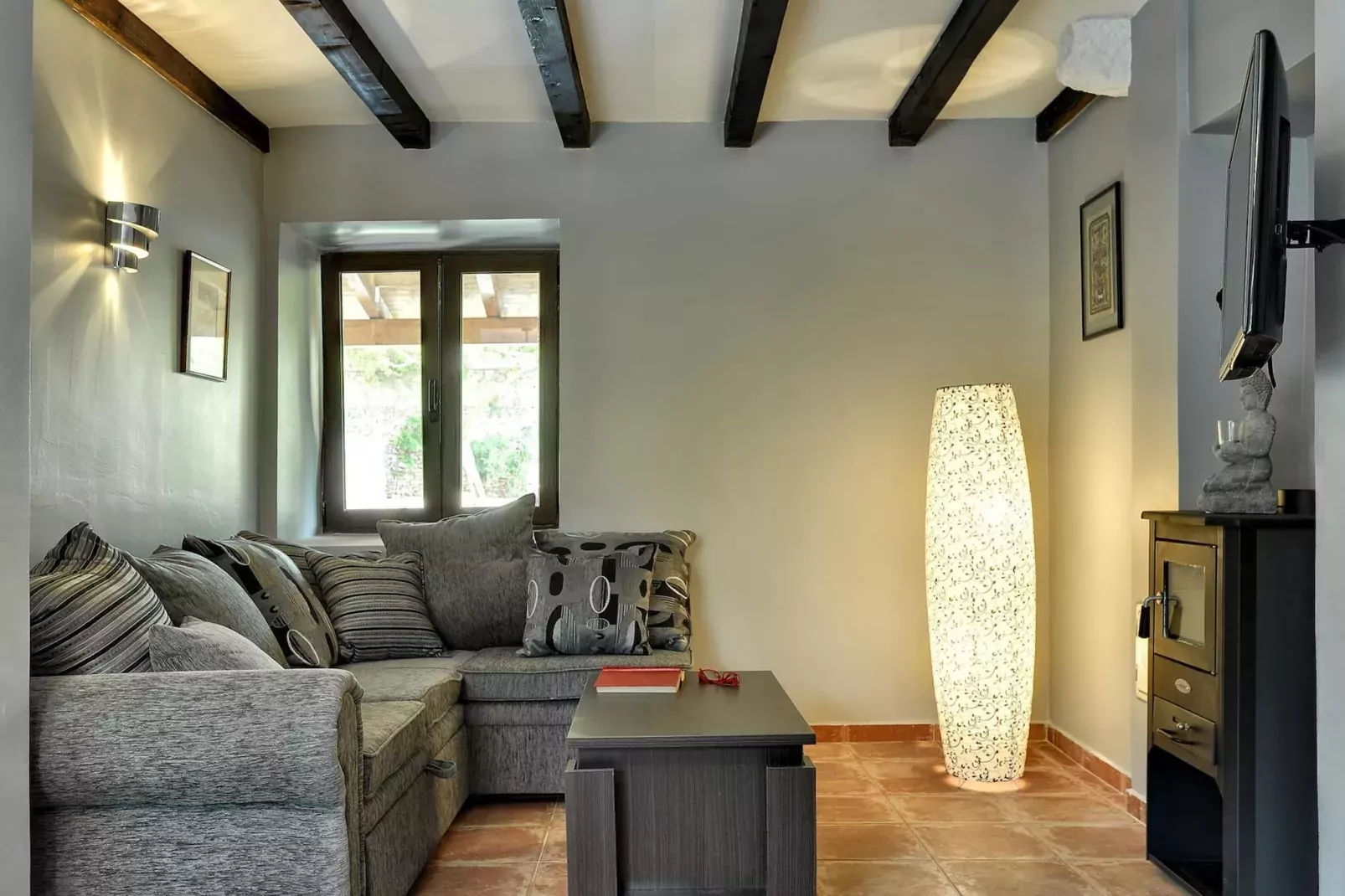 Villa BR-Living room