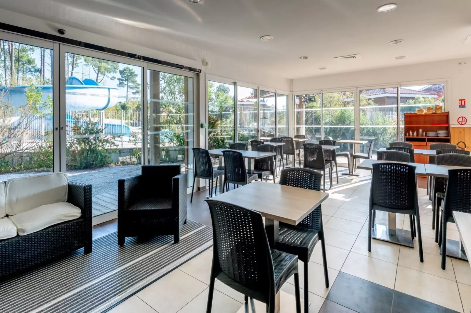Le Domaine des Grands Lacs 2-Park facilities