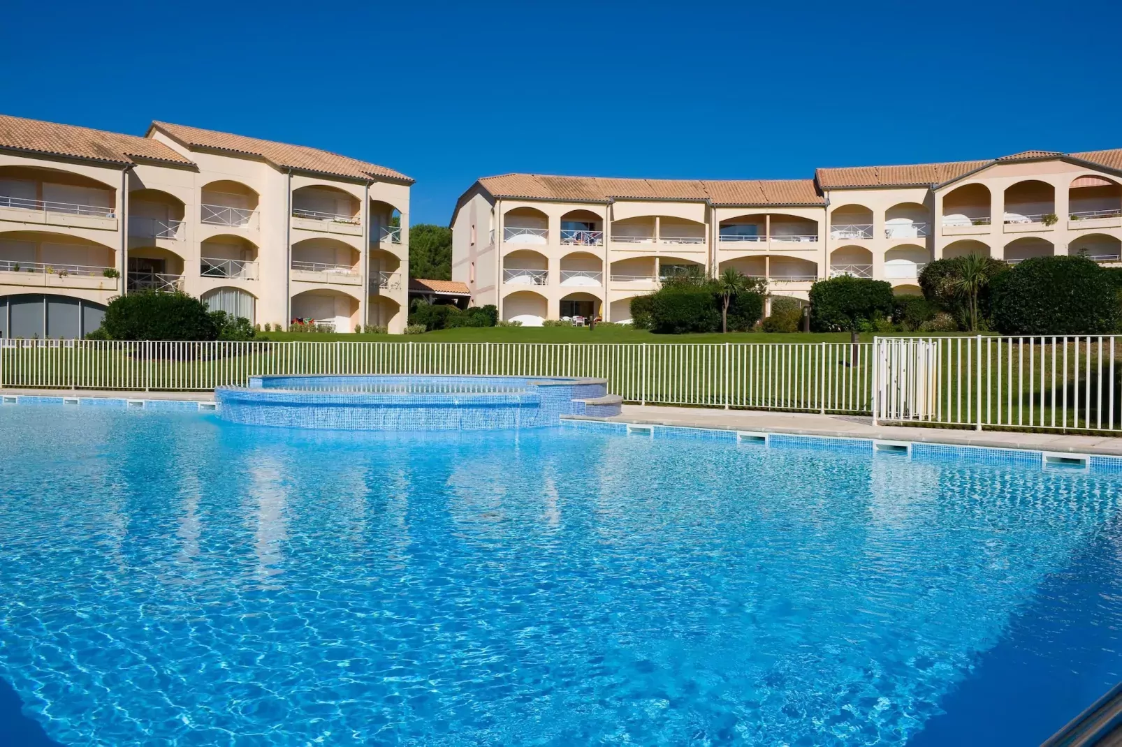 Les Appartements de Moliets 2-Piscine