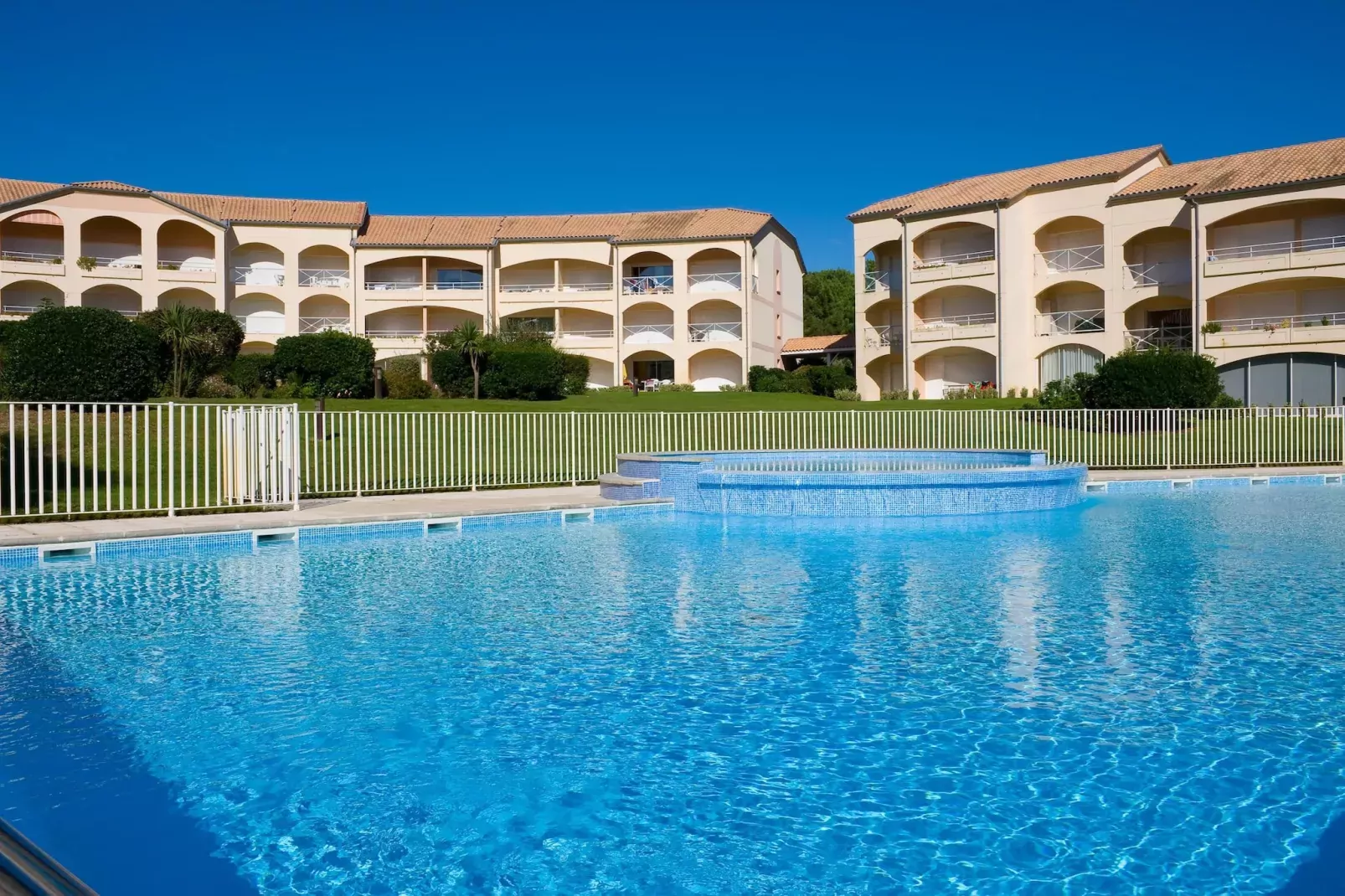 Les Appartements de Moliets 2-Piscine