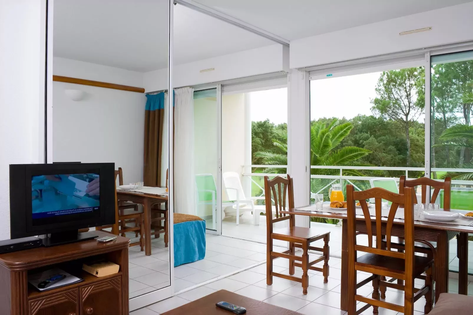 Les Appartements de Moliets 3-Salle à manger