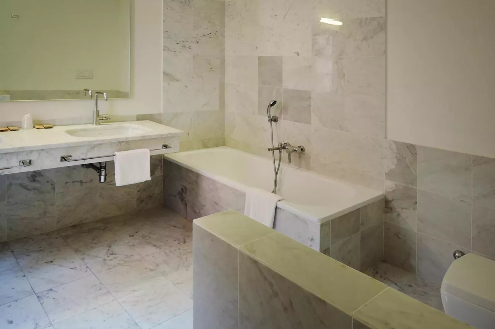 Residence Villa Il Palagio Rignano sull' Arno Type deluxe-deluxe-Bathroom