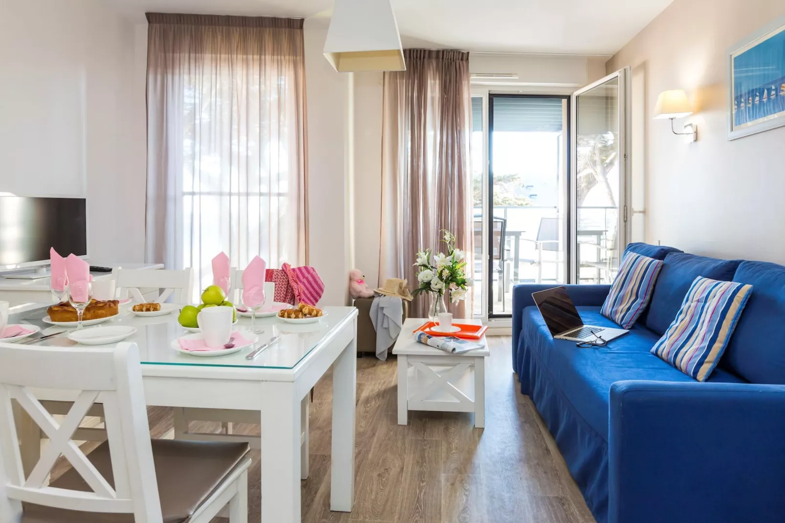 Residence de la Plage 9-Living room