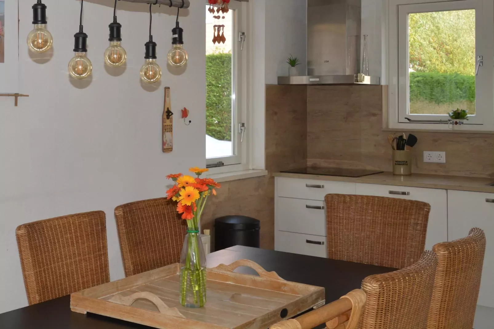 Villapark De Oesterbaai 110-Dining room