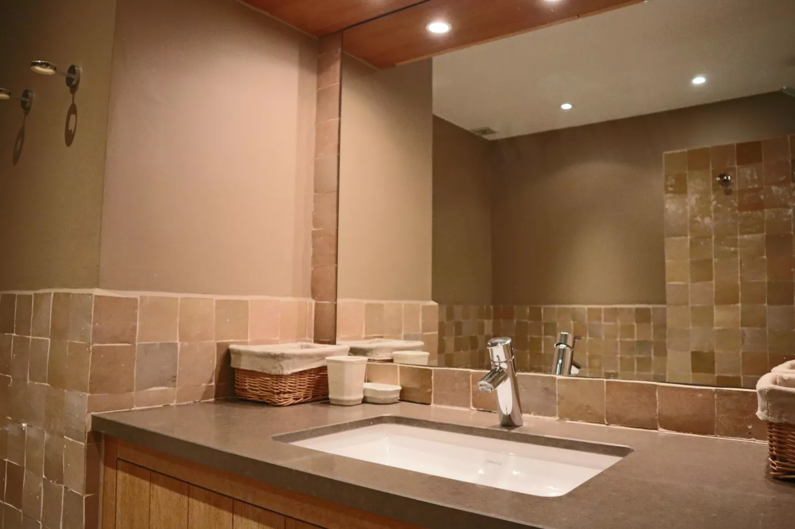 CASINO AB / A0104-Bathroom