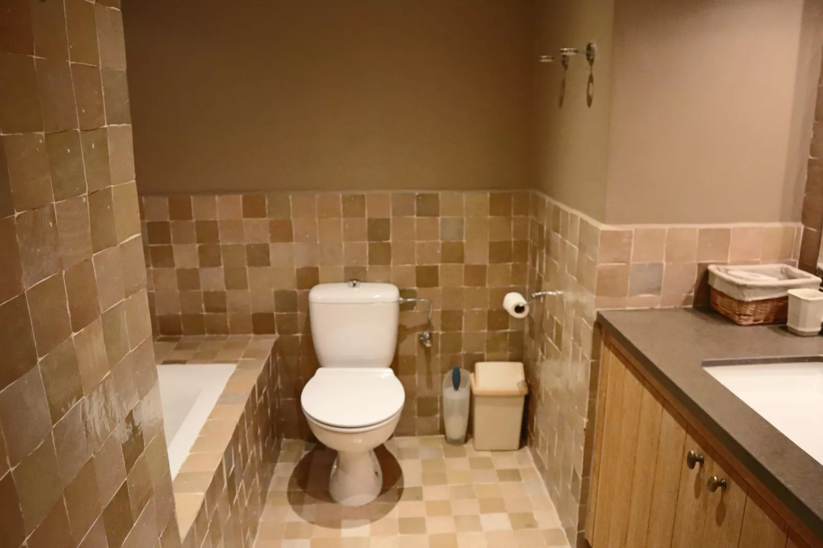 CASINO AB / A0104-Bathroom
