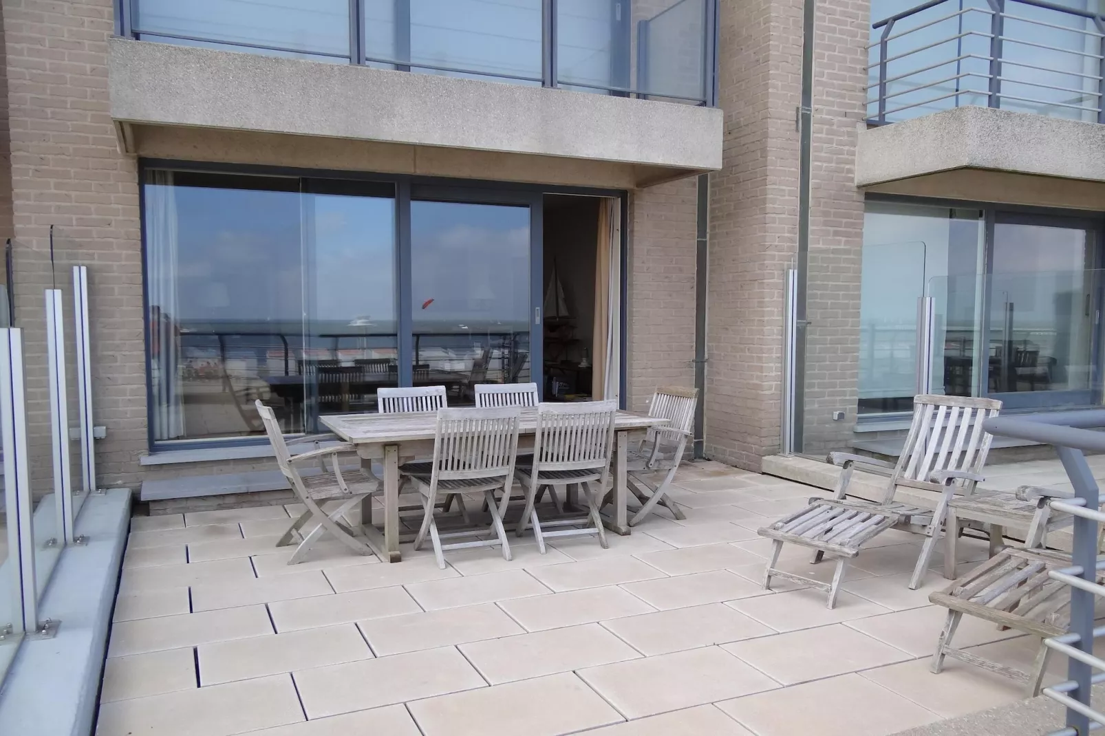 CASINO AB / A0104-Terrace balcony