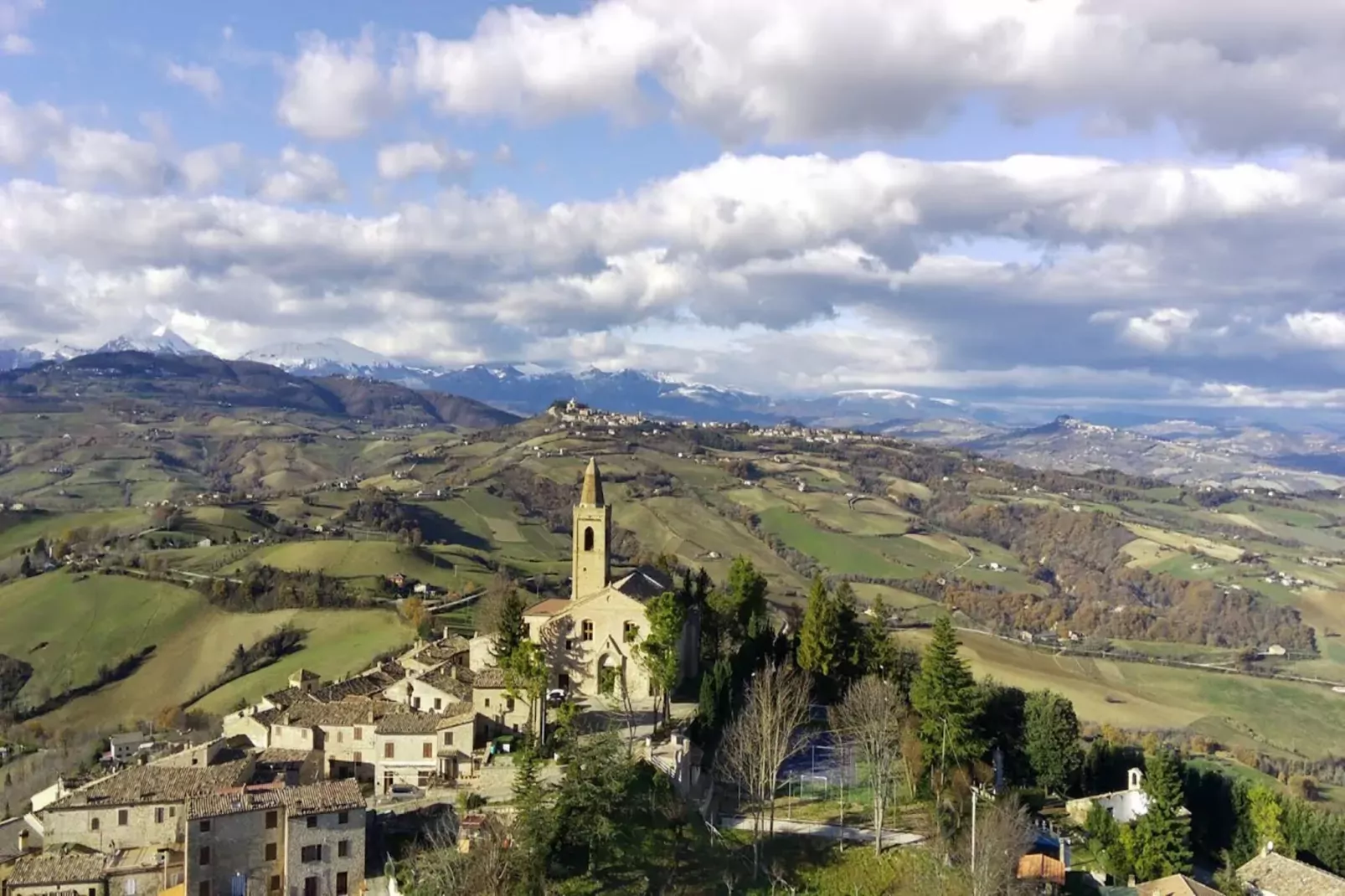 Residence La Ginestra, Montelparo-bilo-Areas summer 1km