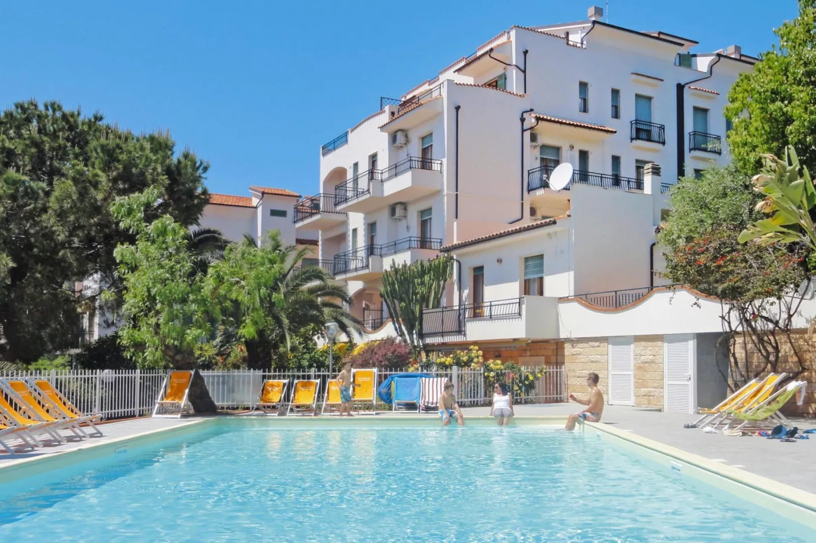Residence Dei Fiori Pietra Ligure - B4-Exterior summer