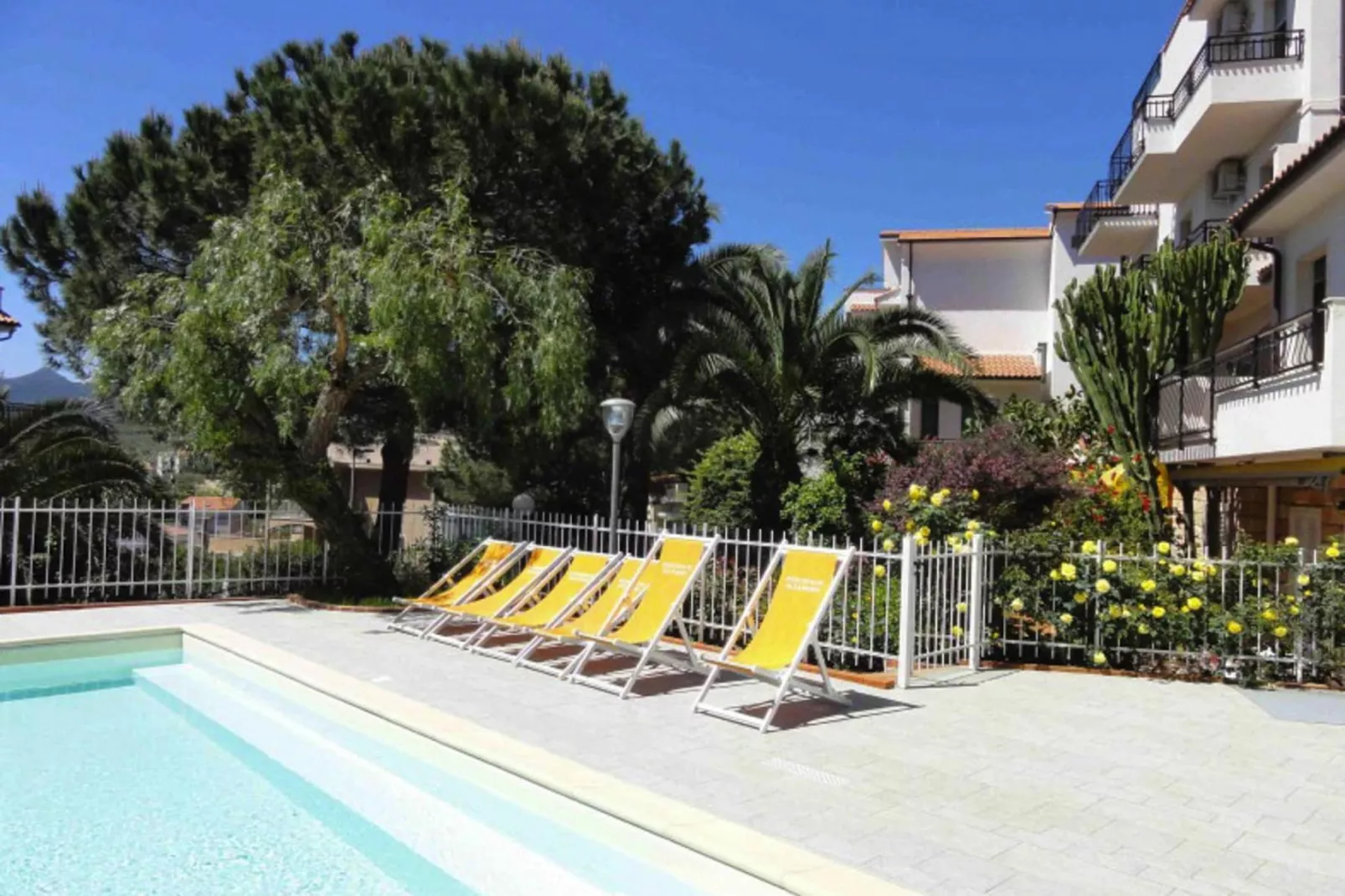 Residence Dei Fiori Pietra Ligure - B4-Pool