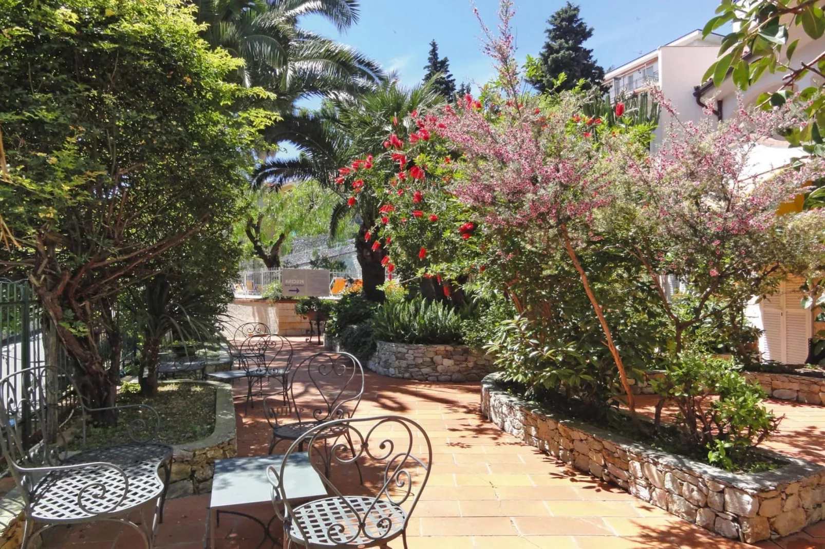Residence Dei Fiori Pietra Ligure - B4-View summer