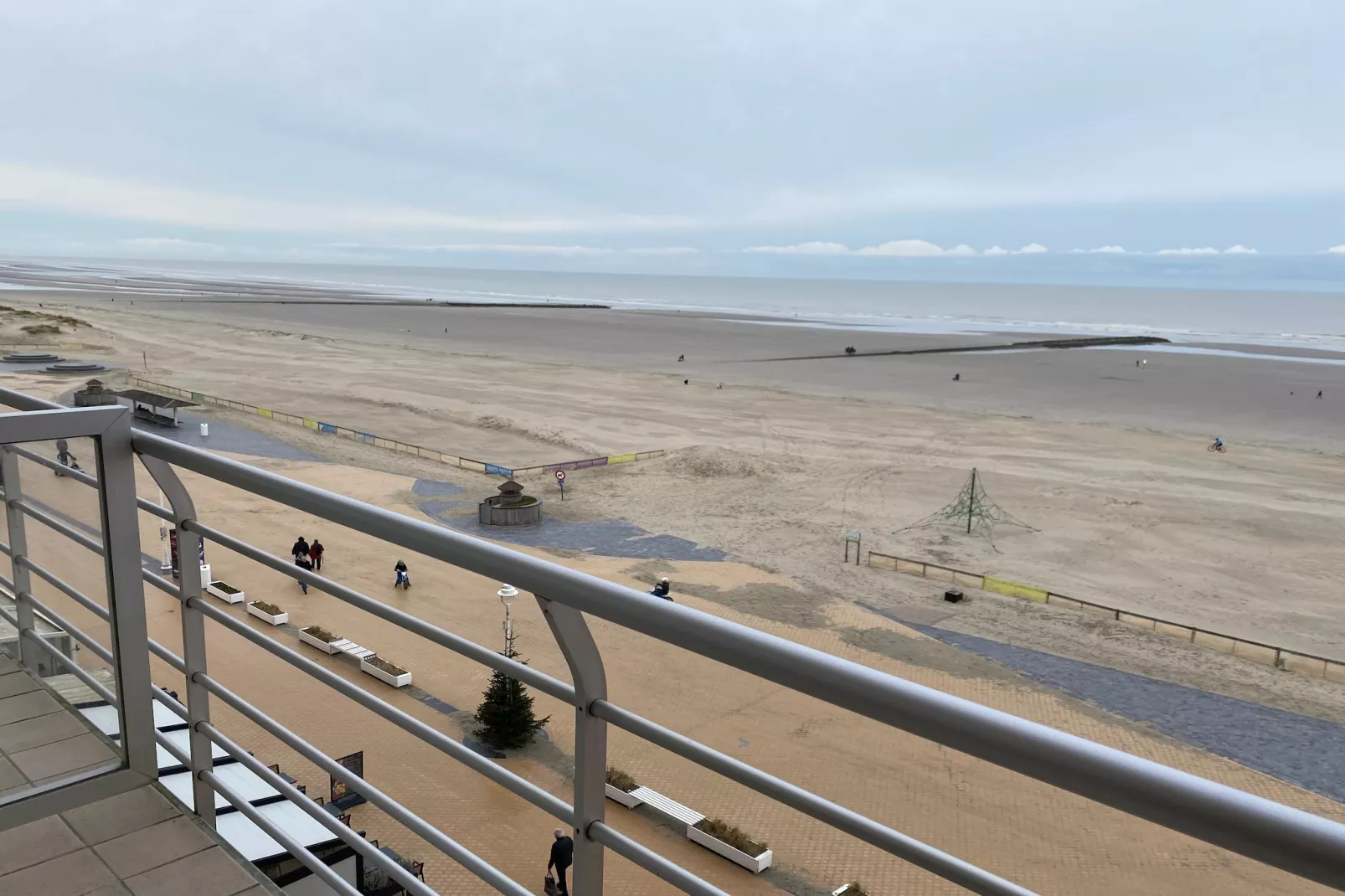 VIVIANE 0501-Terrace balcony