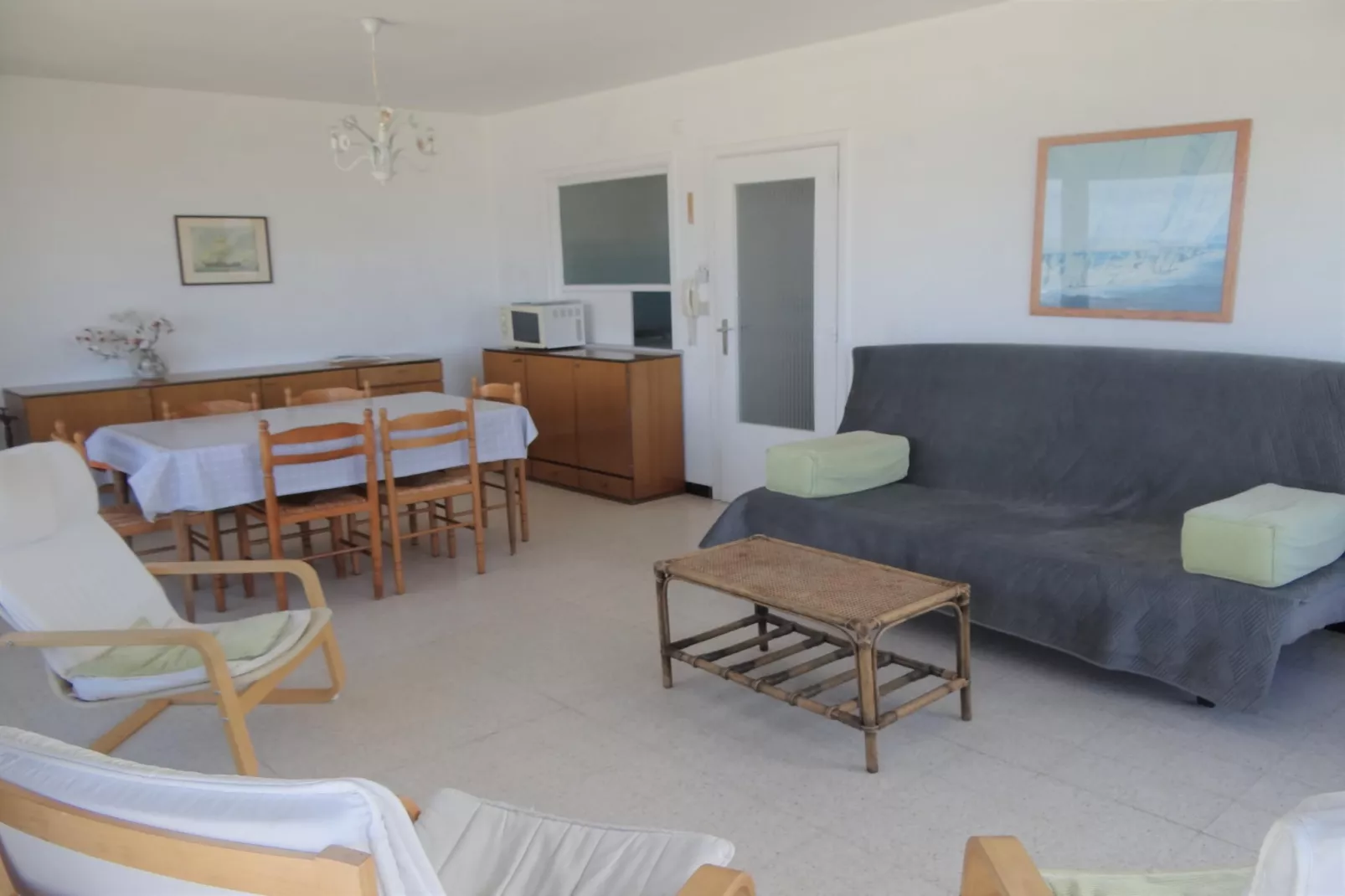 Ibis I 601-Living room