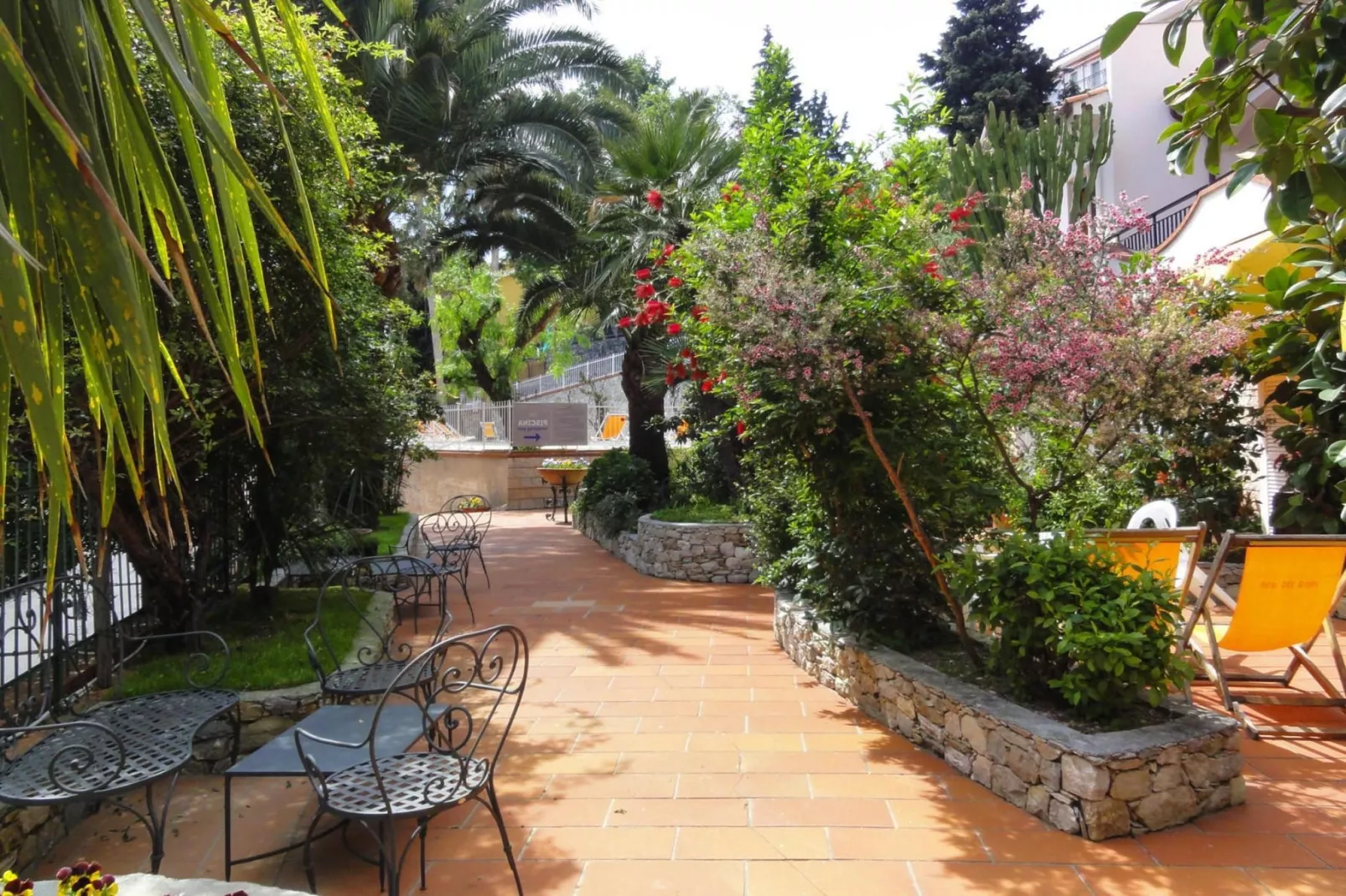 Residence Dei Fiori Pietra Ligure - B4-Areas summer 1km