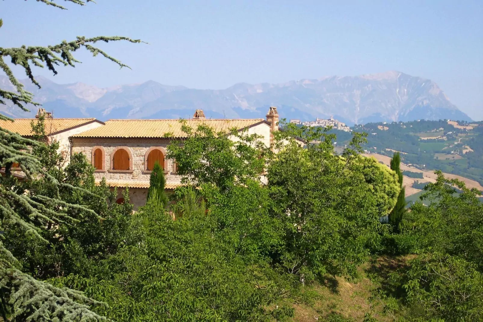 Residence La Ginestra, Montelparo-trilo-Areas summer 5km