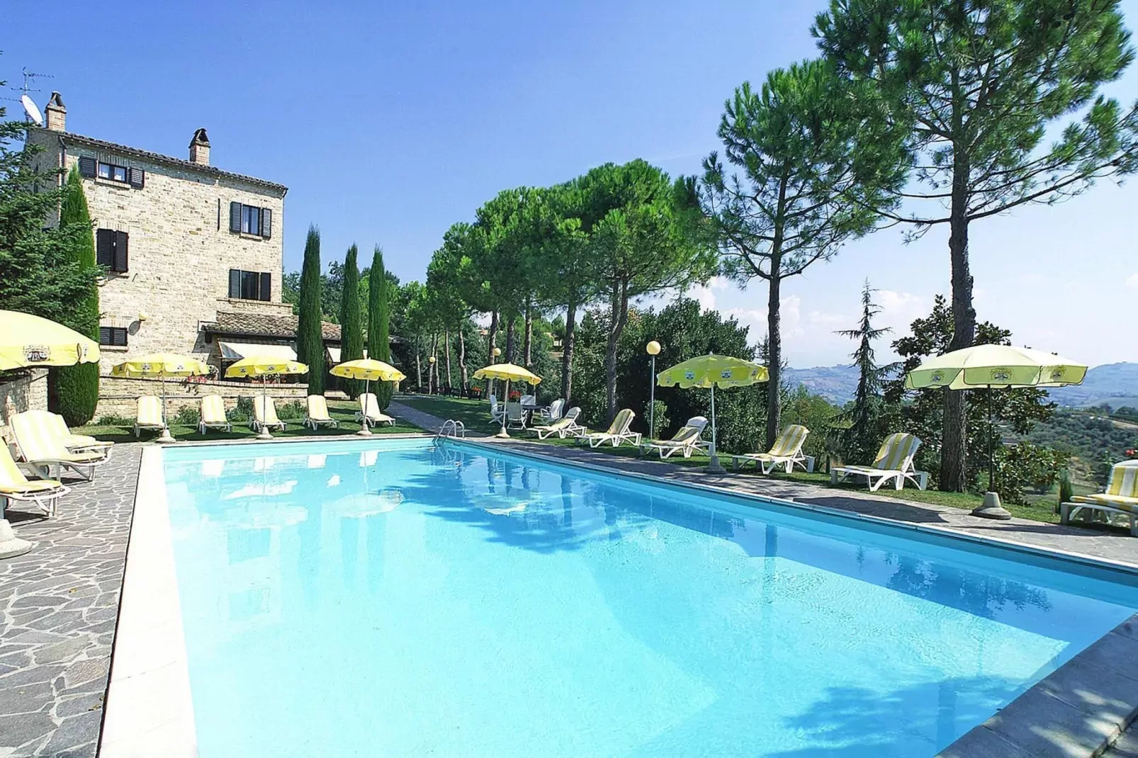 Residence La Ginestra, Montelparo-qaudrilo-Pool