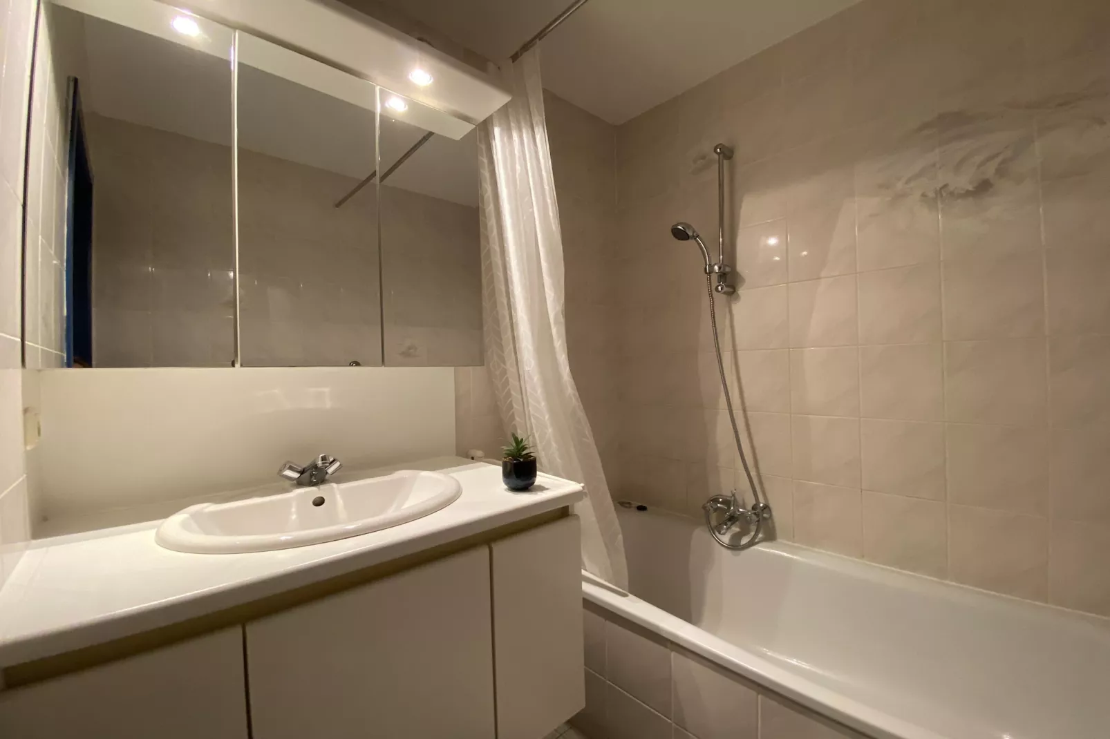 PRINCESS III / 255B 0308-Bathroom