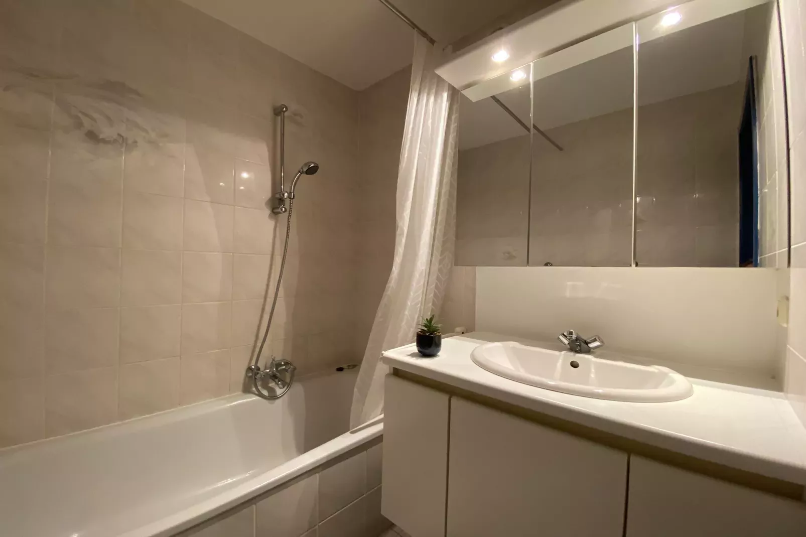 PRINCESS III / 255B 0308-Bathroom