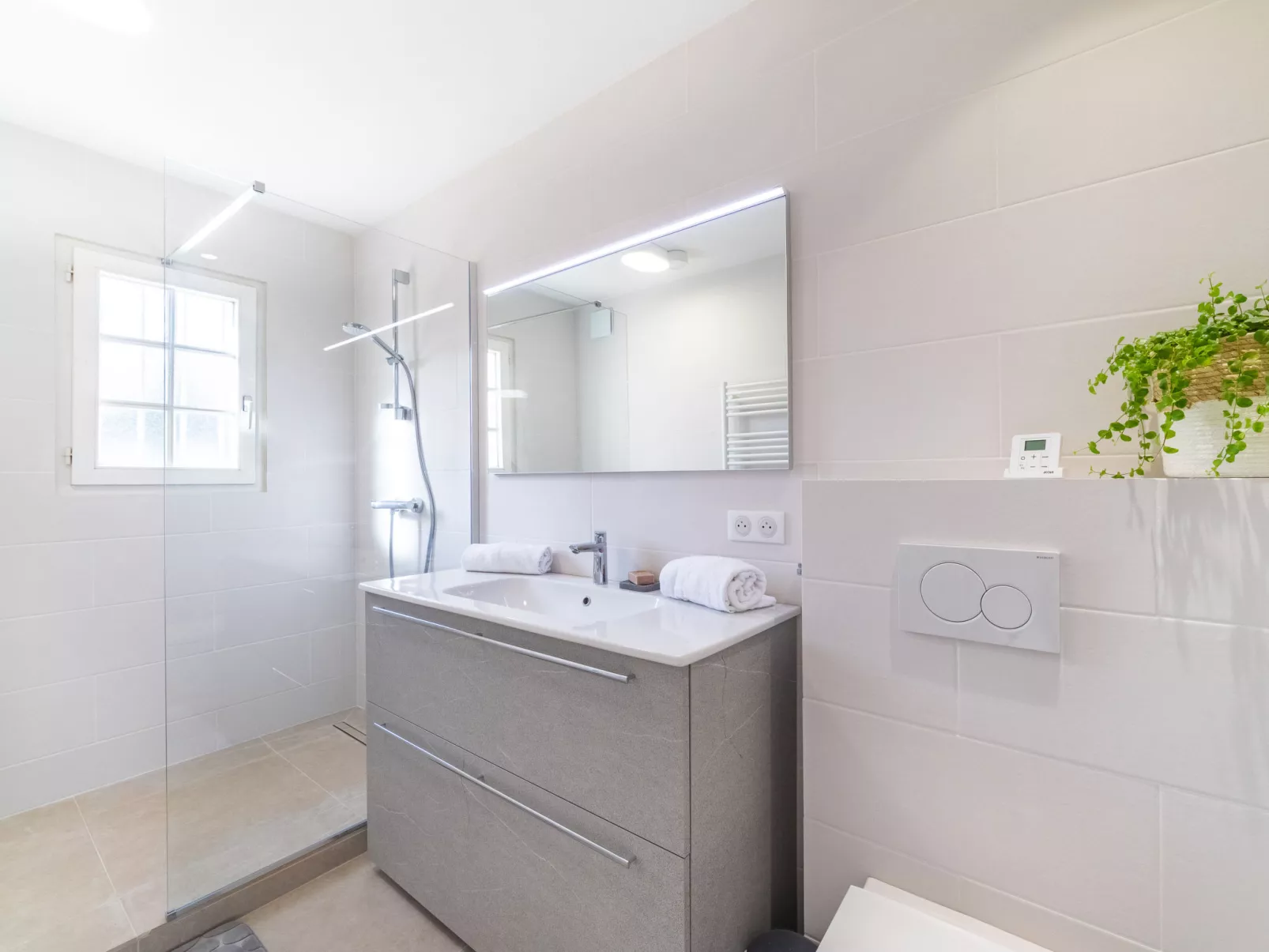 Le Clos Sainte Anne-Inside