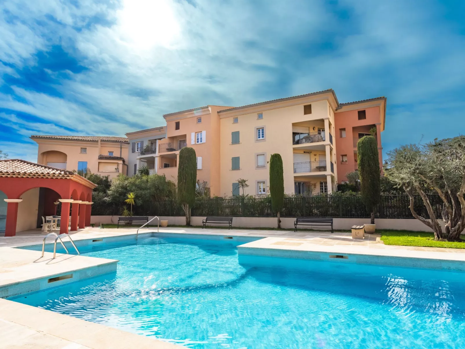 Le Clos Sainte Anne-Outside