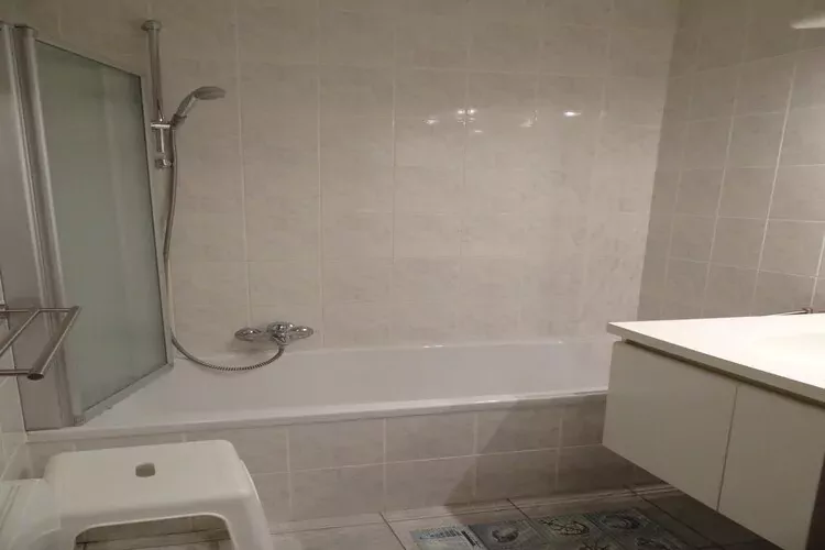 LITTLE PRINCESS 0301-Bathroom