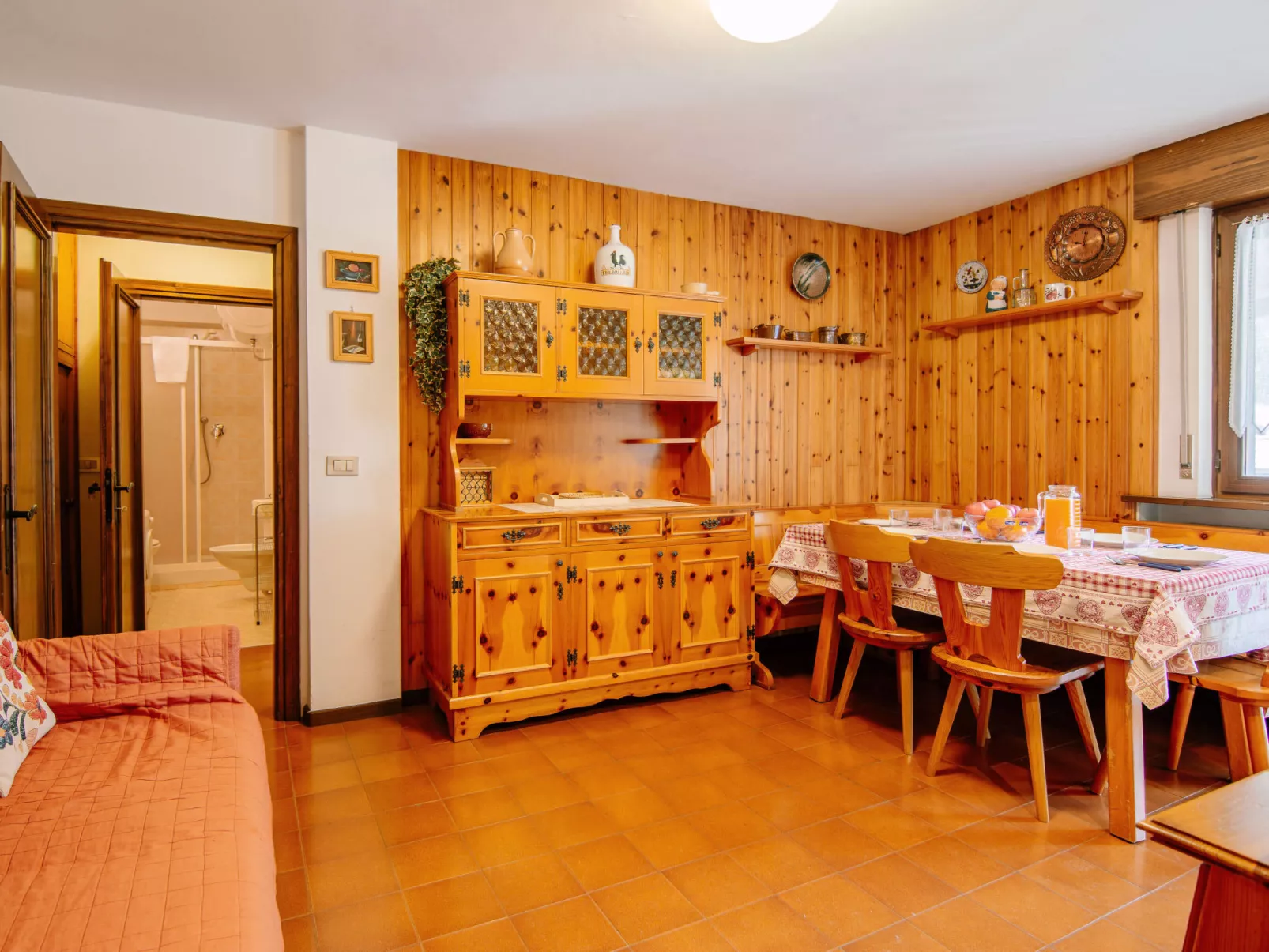 Apt 18-Inside
