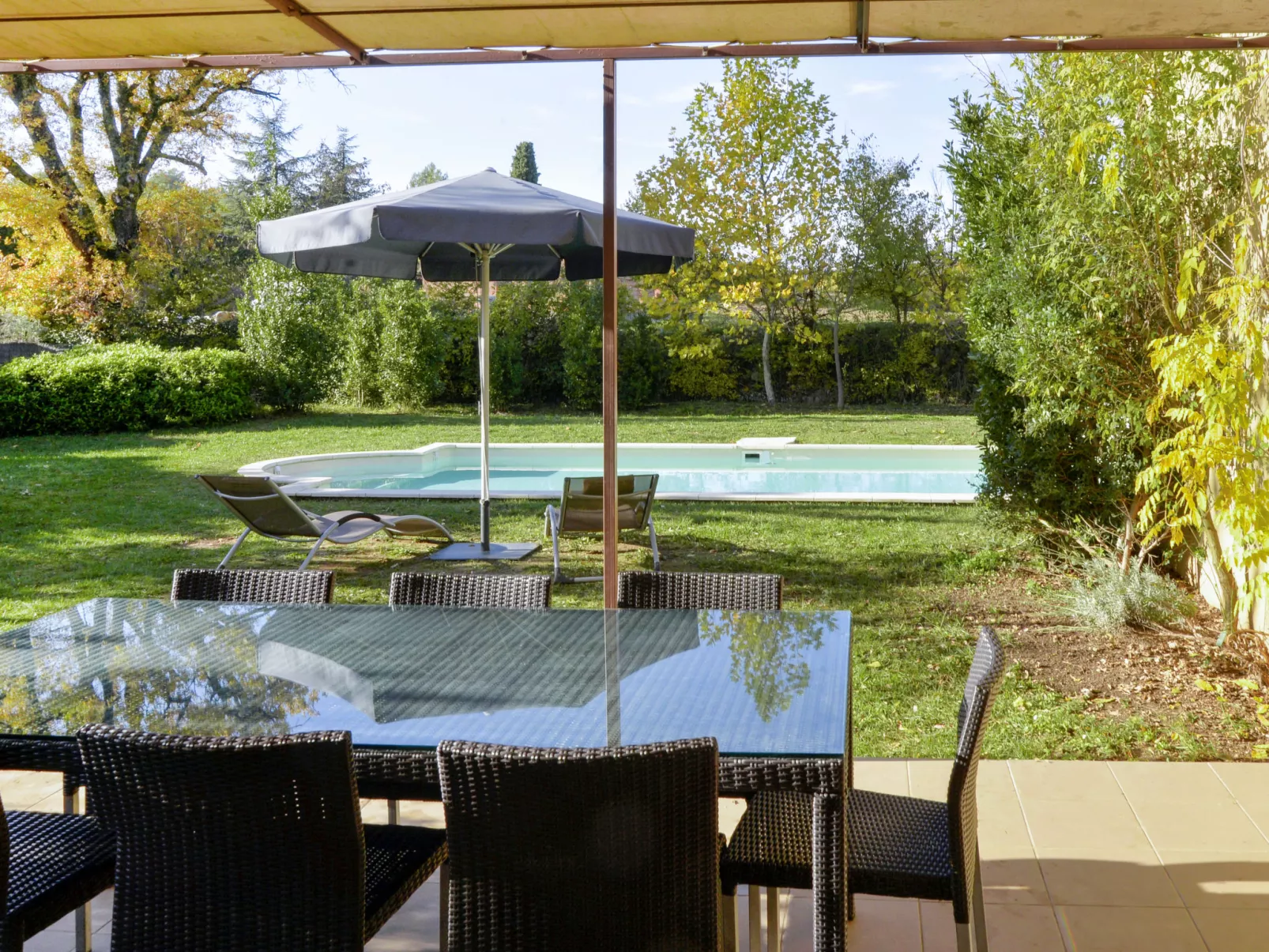 Le Clos Savornin V8IC-Outside