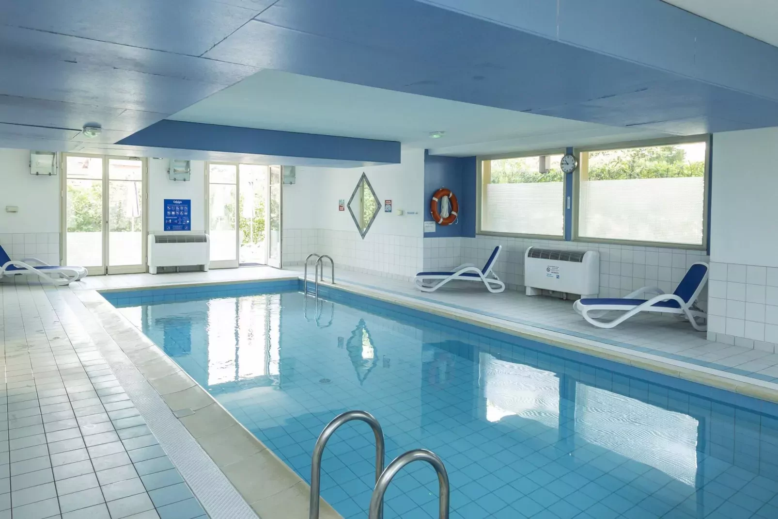Le Domaine des Rois 1-Pool
