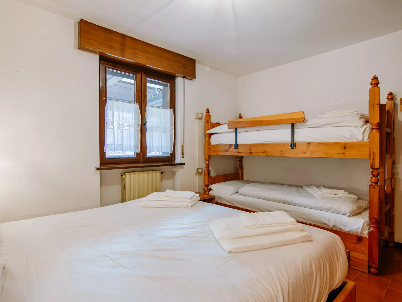 Apt 18-Inside