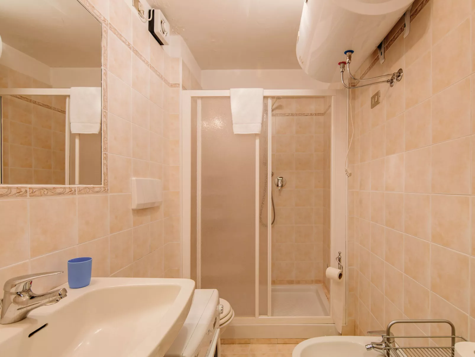 Apt 18-Inside
