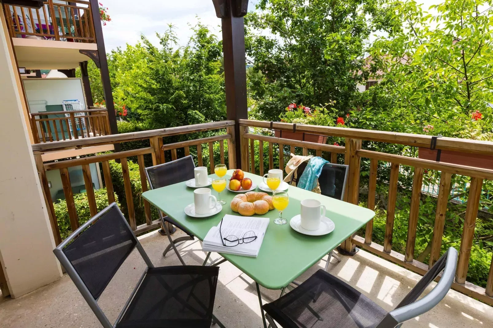Le Domaine des Rois 3-Terrace balcony