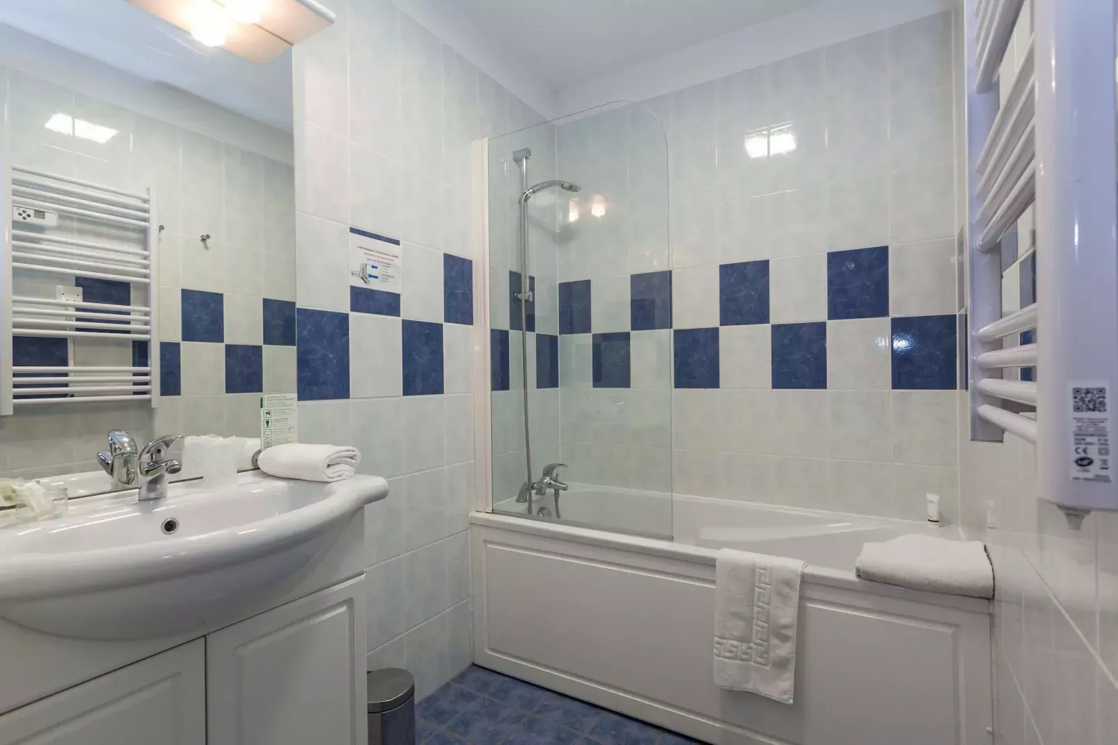 Le Domaine des Rois 3-Bathroom