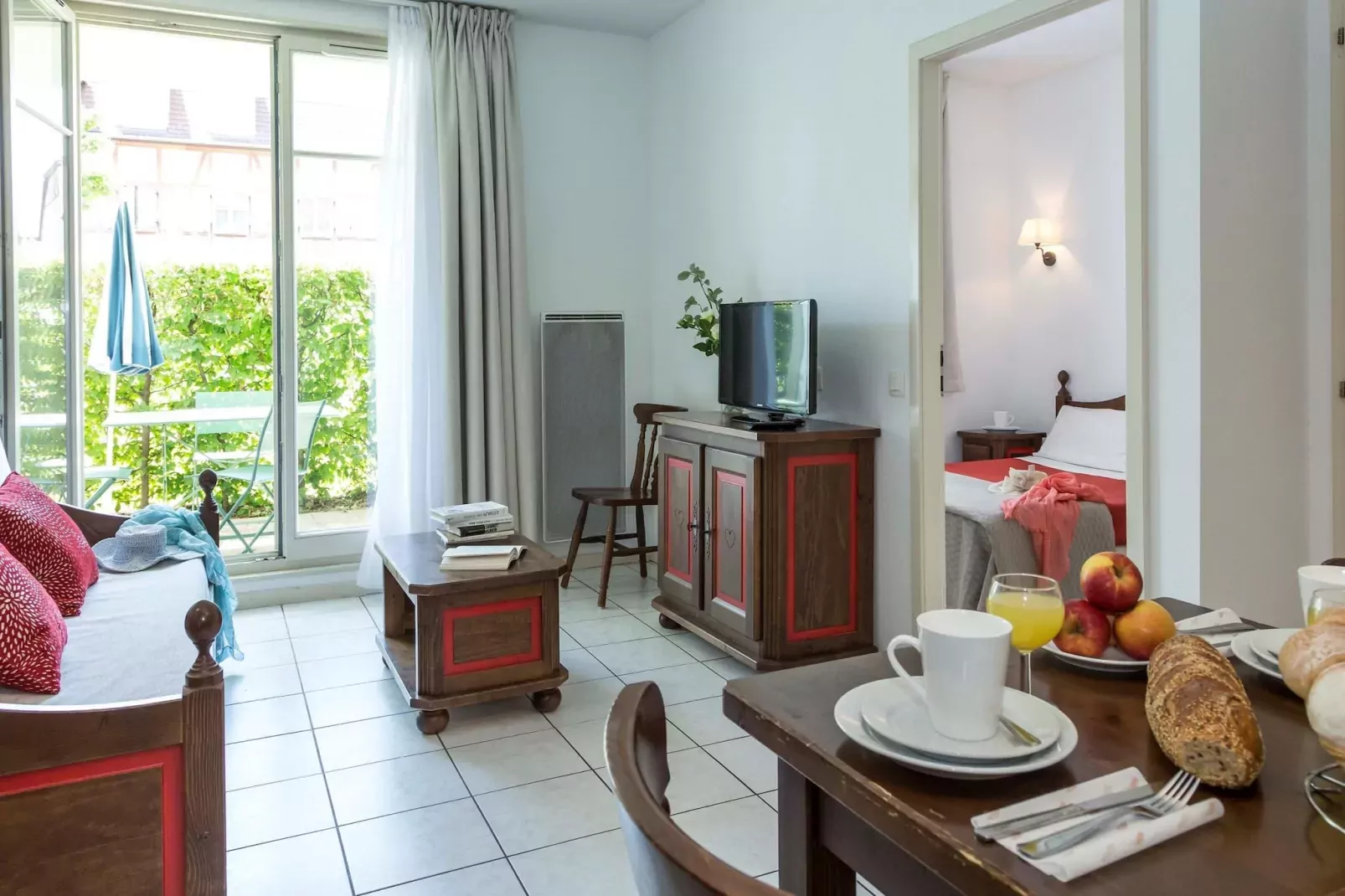 Le Domaine des Rois 3-Living room