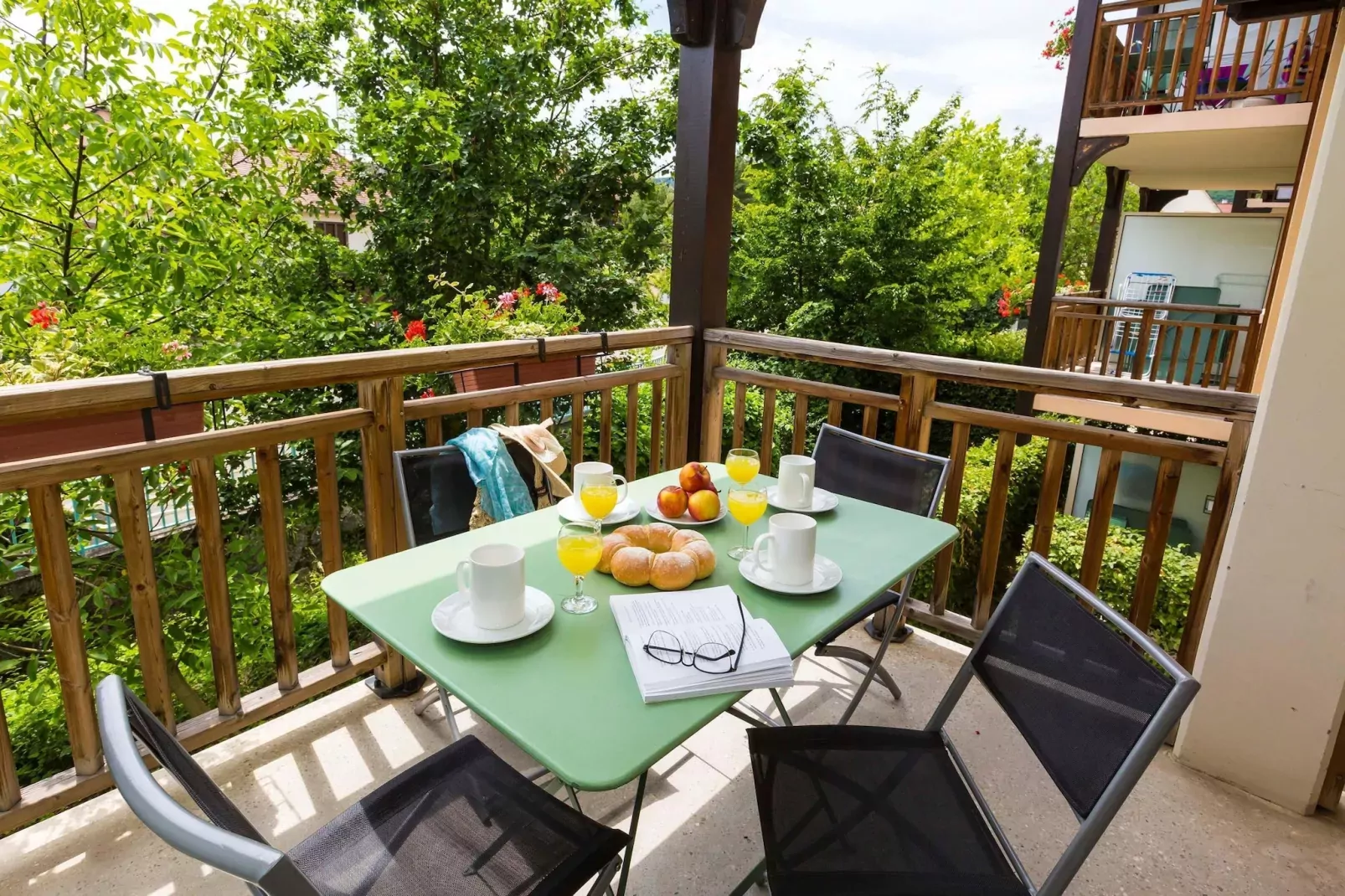 Le Domaine des Rois 3-Terrace balcony