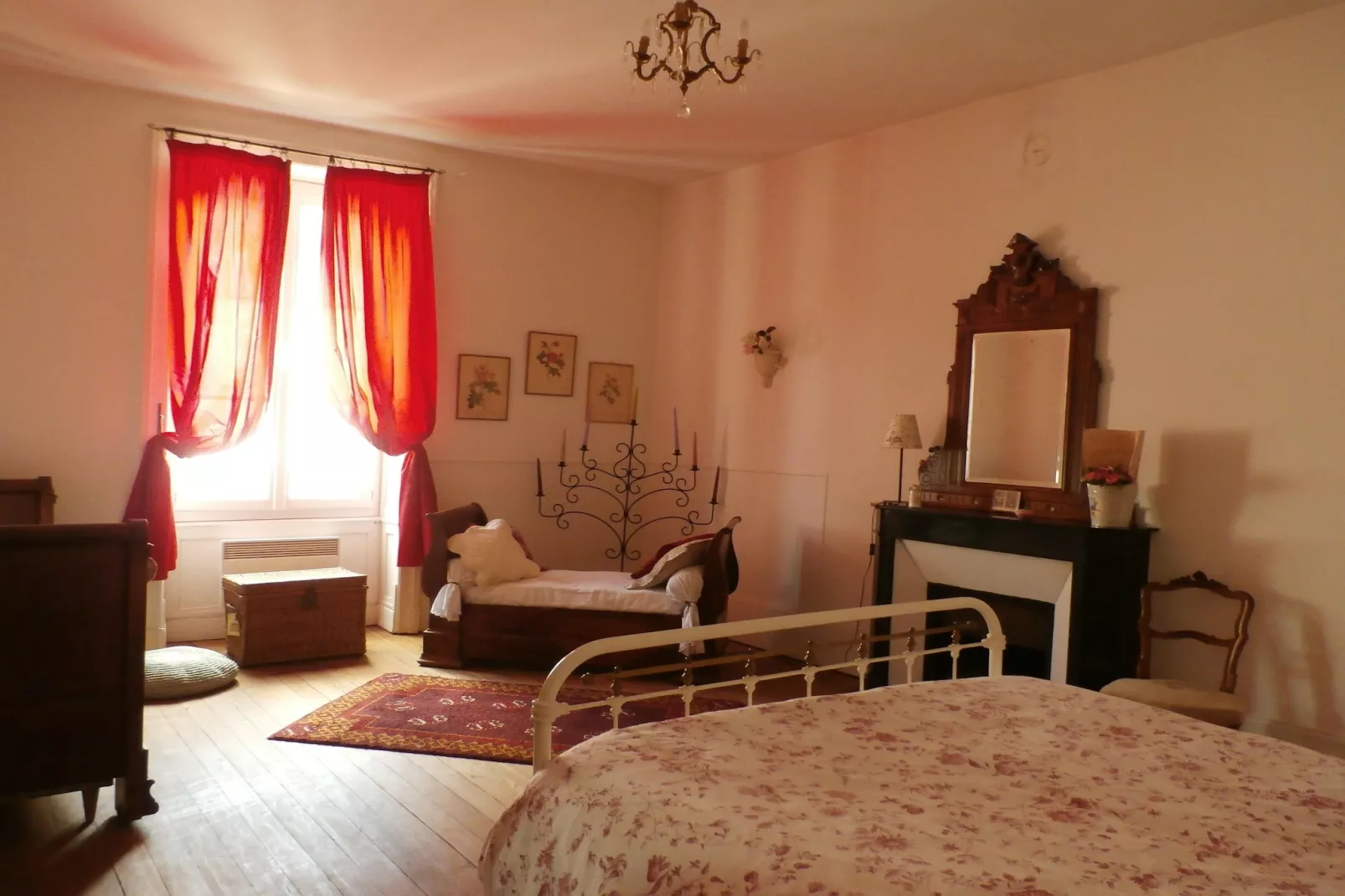 Gîte de Gray la Jolie-Bedroom