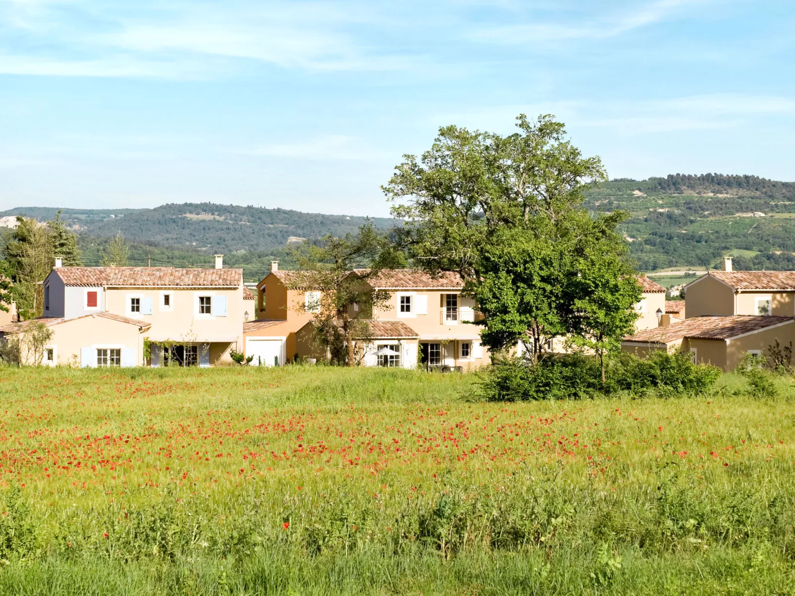 Le Clos Savornin V8IC-Outside