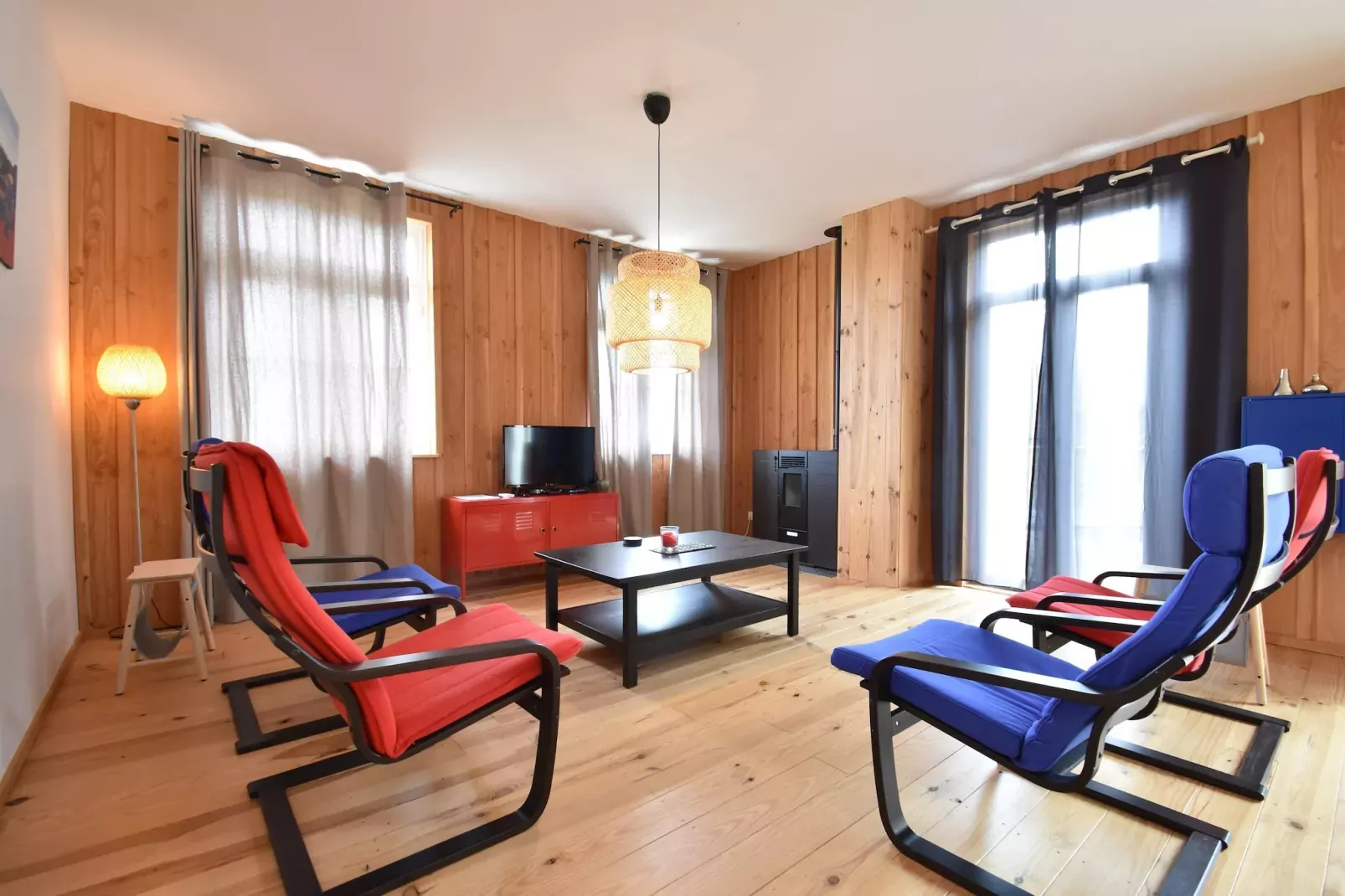 Apt  Piscine 4 pers - Levien-Living room