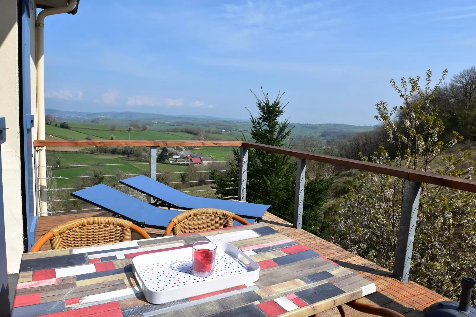 Apt  Piscine 4 pers - Levien-Terrace balcony