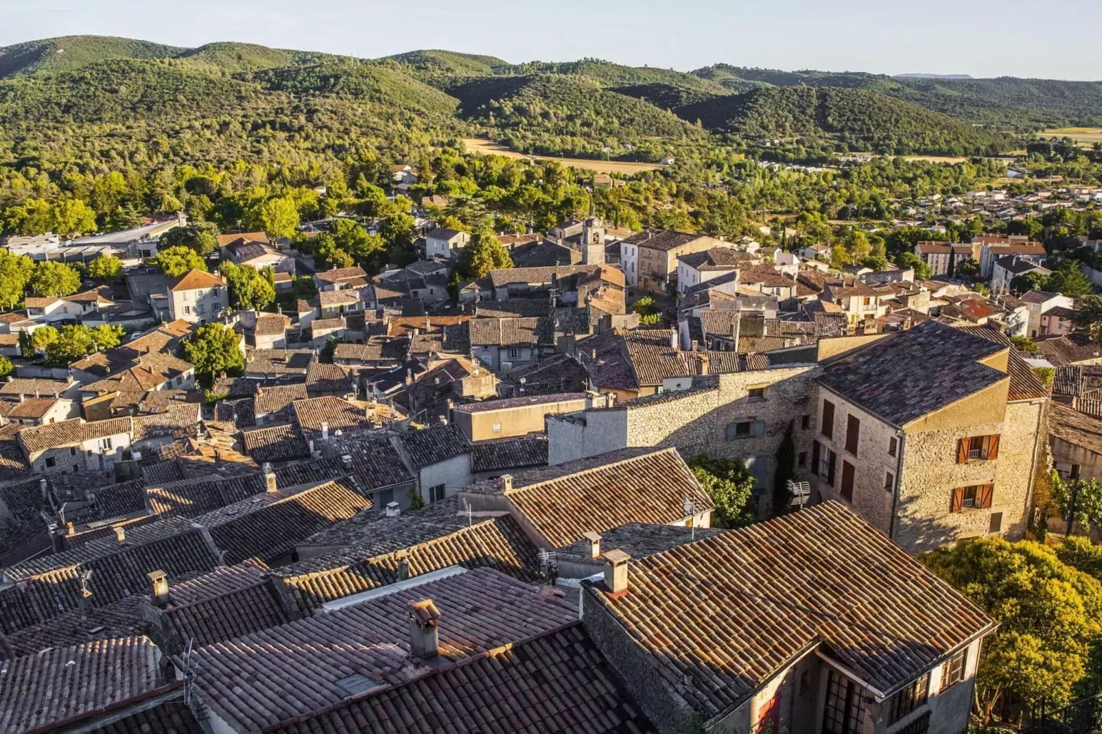 	 Résidence La Licorne de Haute-Provence 1-Areas summer 1km