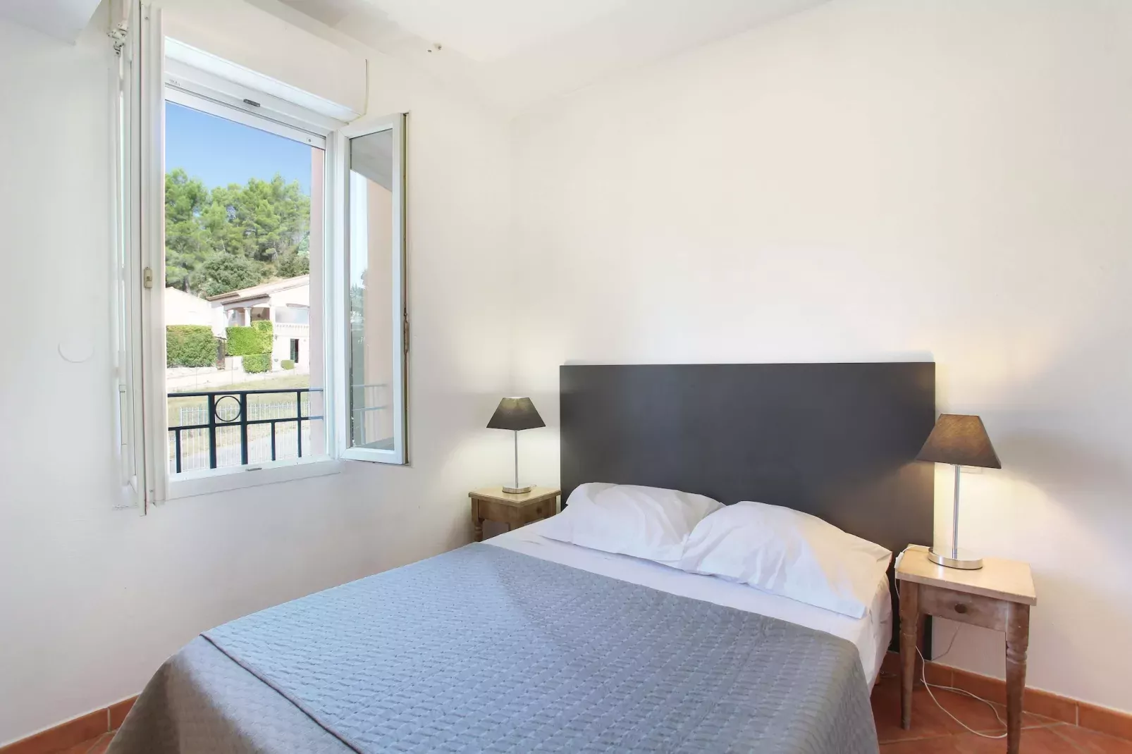	 Résidence La Licorne de Haute-Provence 2-Bedroom