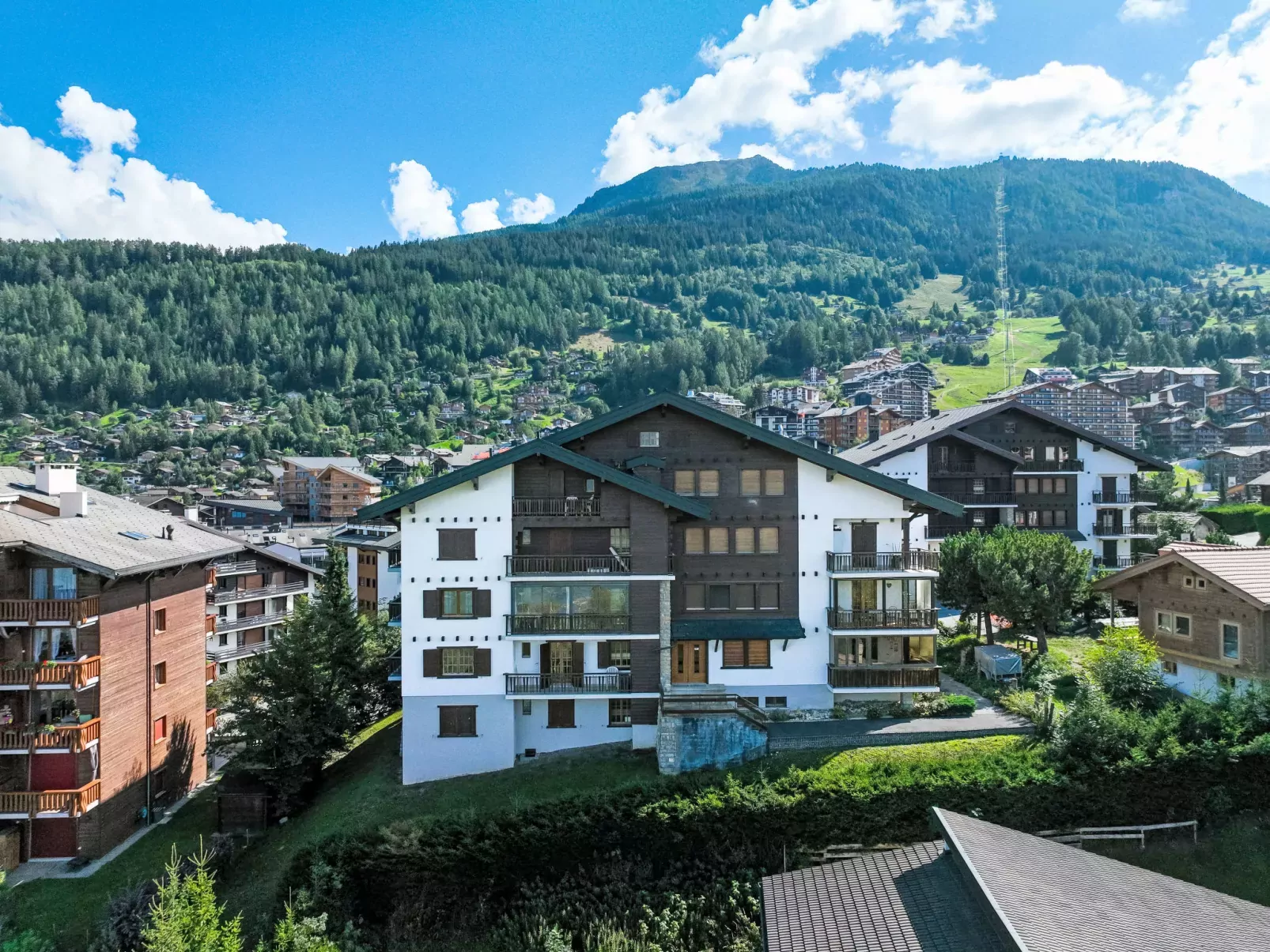 Mont-Soleil 2&3-Outside