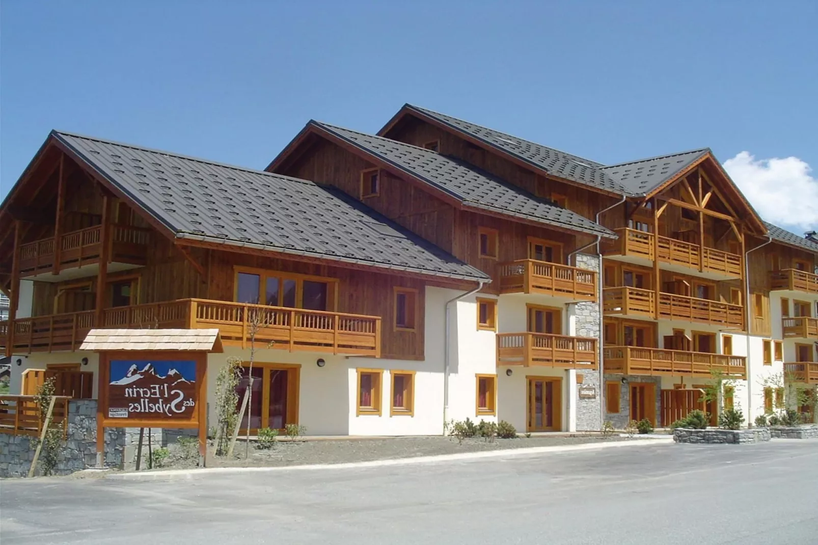 Résidence L'Écrin des Sybelles 3-Exterior summer
