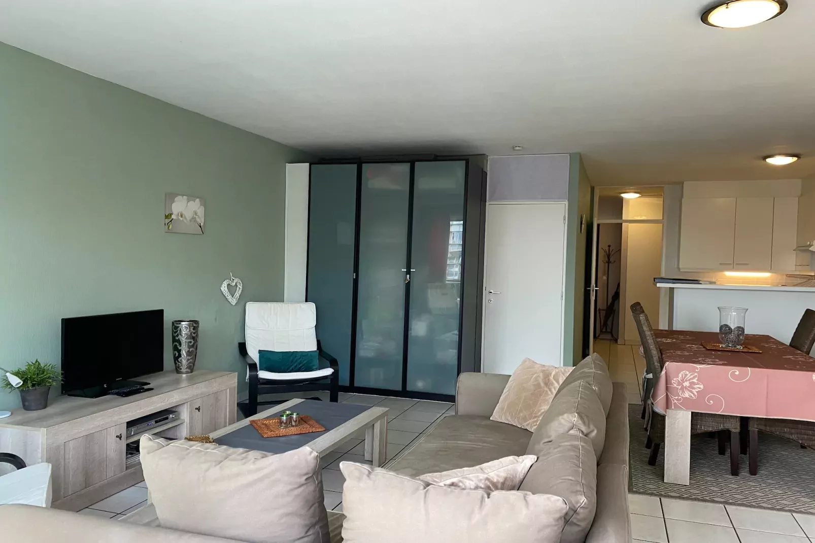 Ysera III 109-Living room