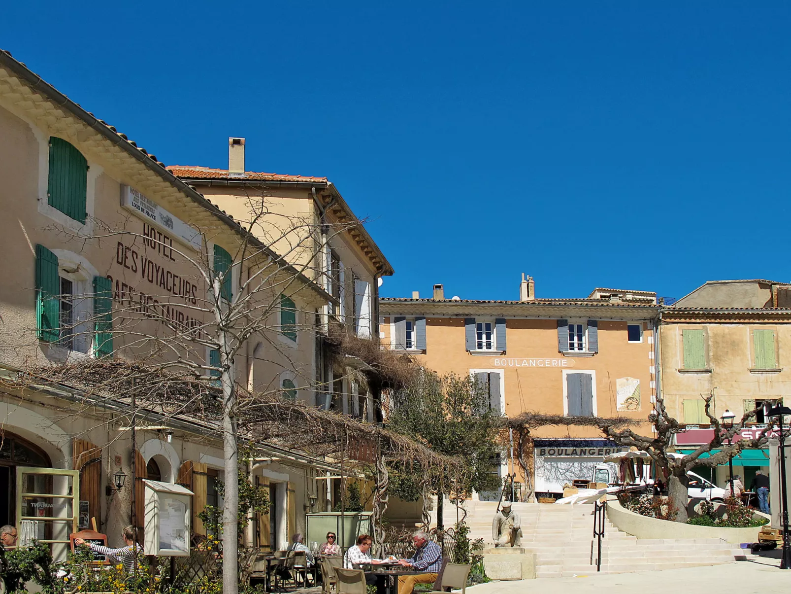 Le Clos Savornin V8ID-Area
