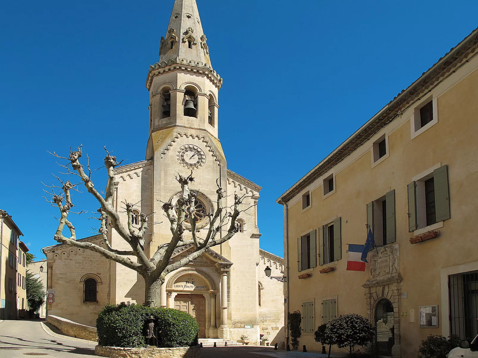 Le Clos Savornin V8ID-Area