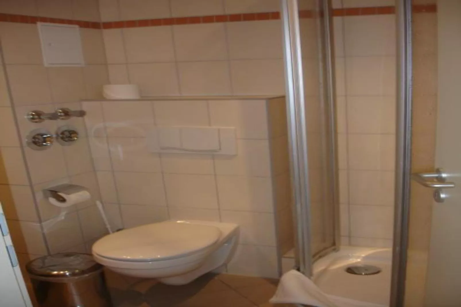 Apartment Strandläufer 117-Bathroom