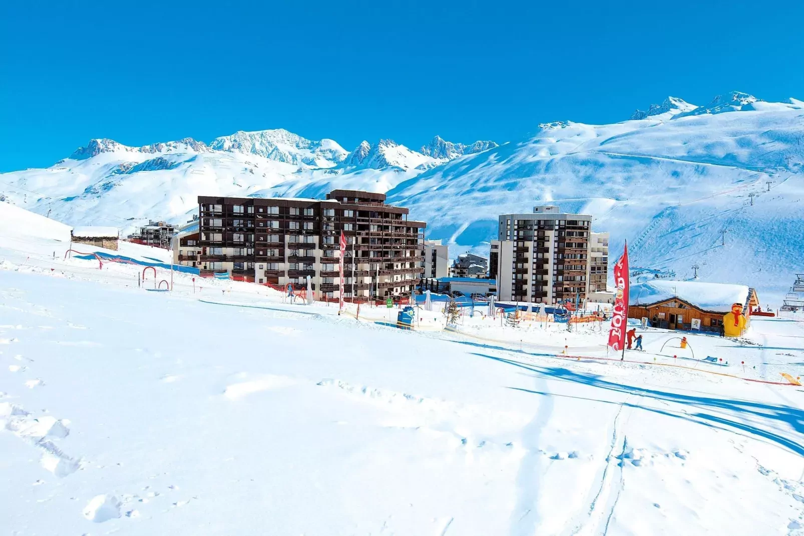 Le Hameau du Borsat 1-Area winter 1km