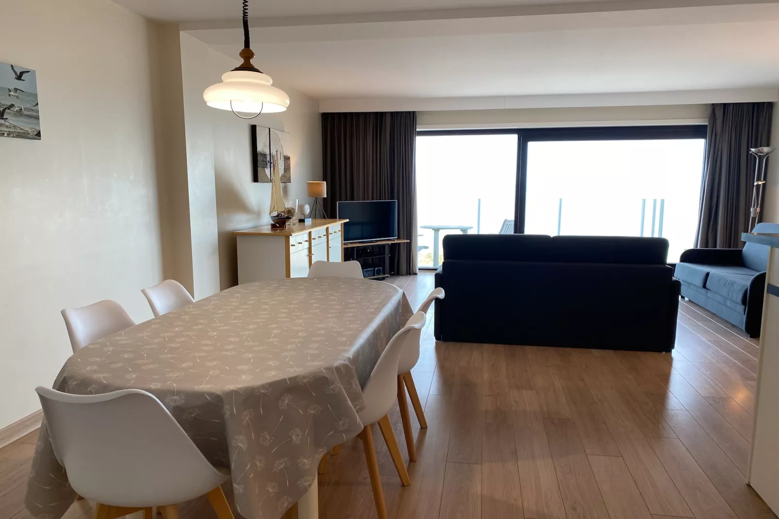GARBI-Dining room