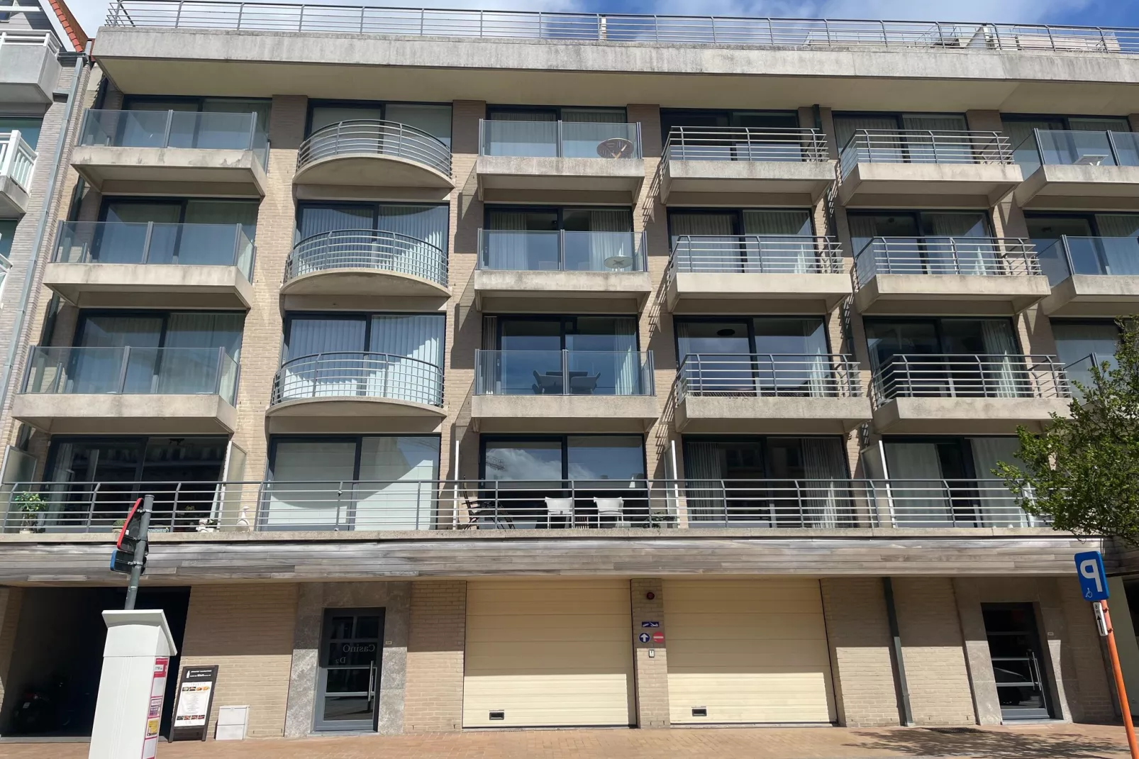 CASINO D2-Exterior summer