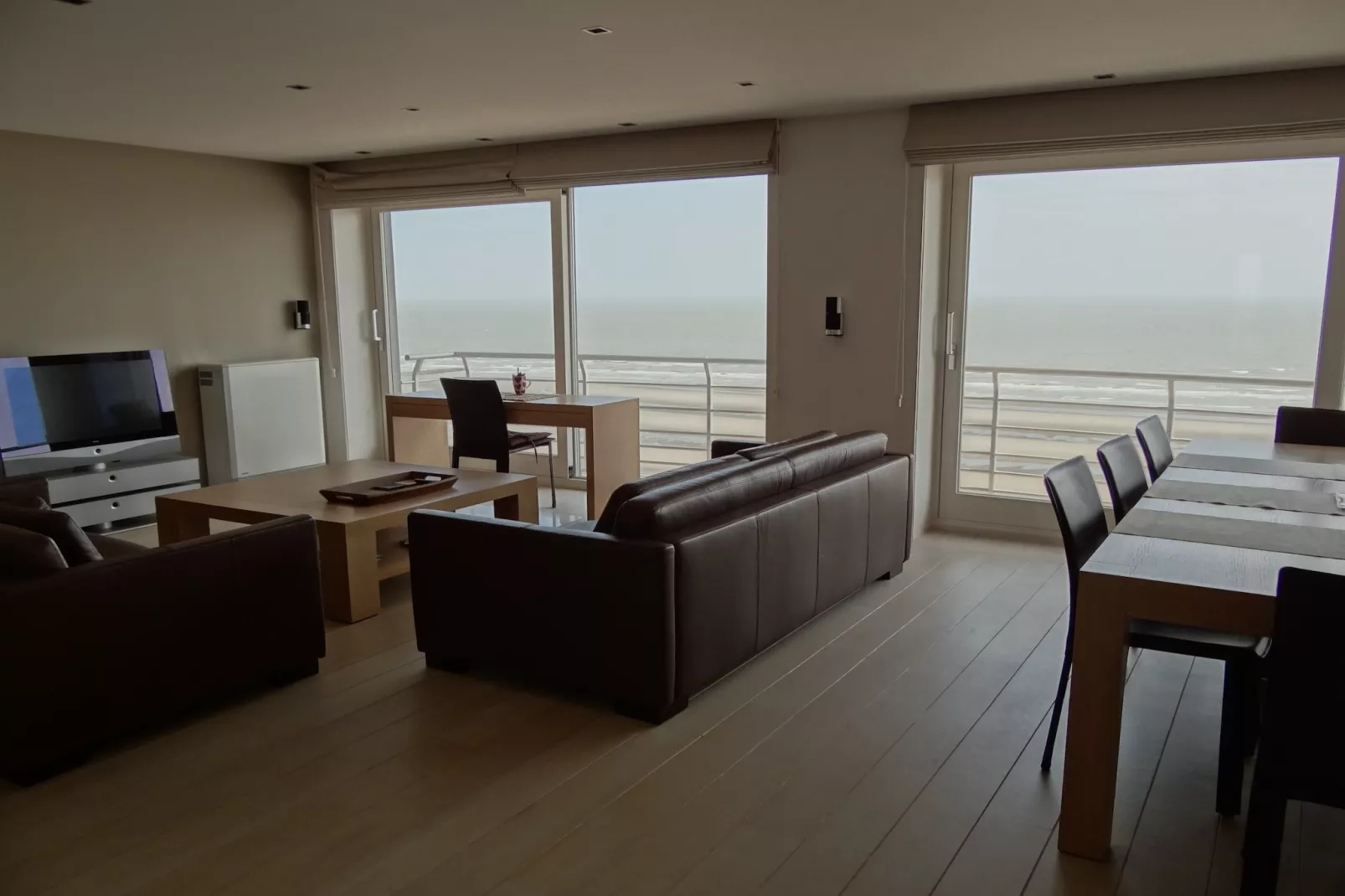 SEASIGHT BC C1401GAR-Living room